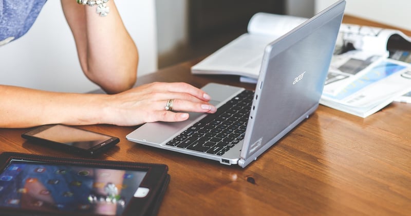 Les gadgets de mode pour femmes subliment votre style grâce à la technologie